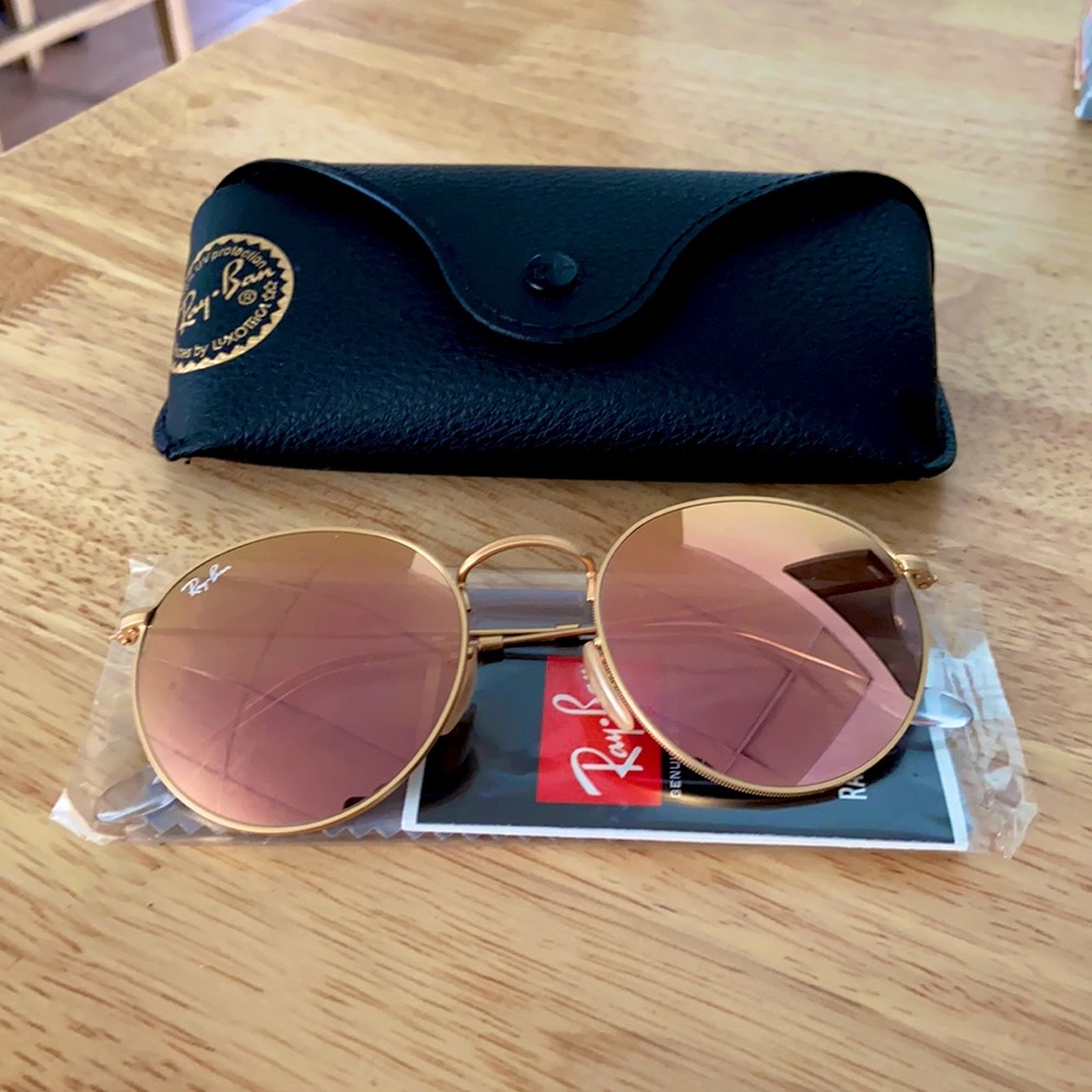 BRAND NEW Ray Bans - Round Flash Lenses